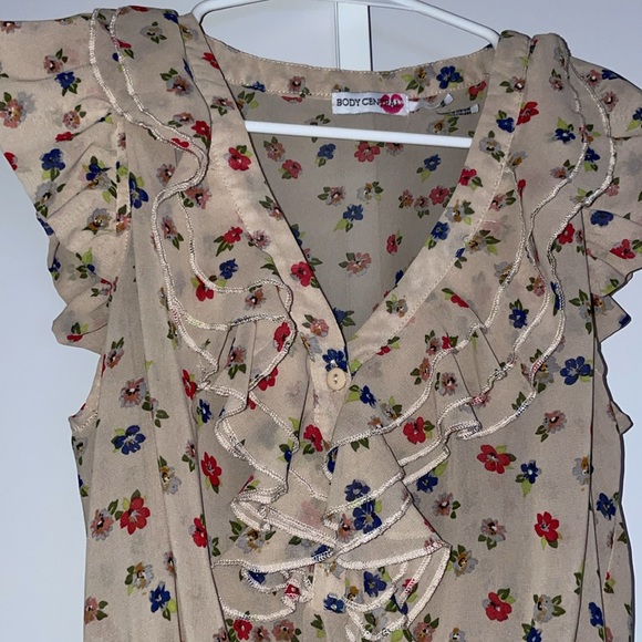 Floral Blouse - Picture 2 of 3